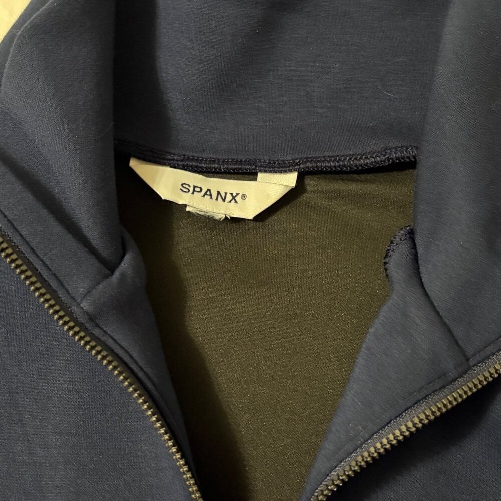 Like New Spanx AirEssentials Full Zip Activewear Track Jacket Navy White Size L - Picture 4 of 10